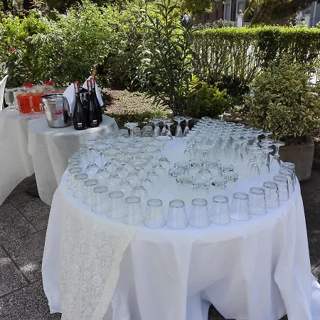 Senio Ξενοδοχείο